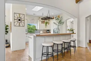 5604 MARIOLA Place NE Kitchen