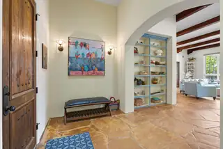 5604 MARIOLA Place NE Living Room