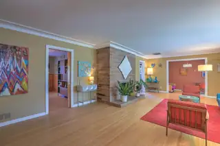 707 RICHMOND Drive SE 