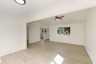 297 SAFFIN Drive SE Living Room