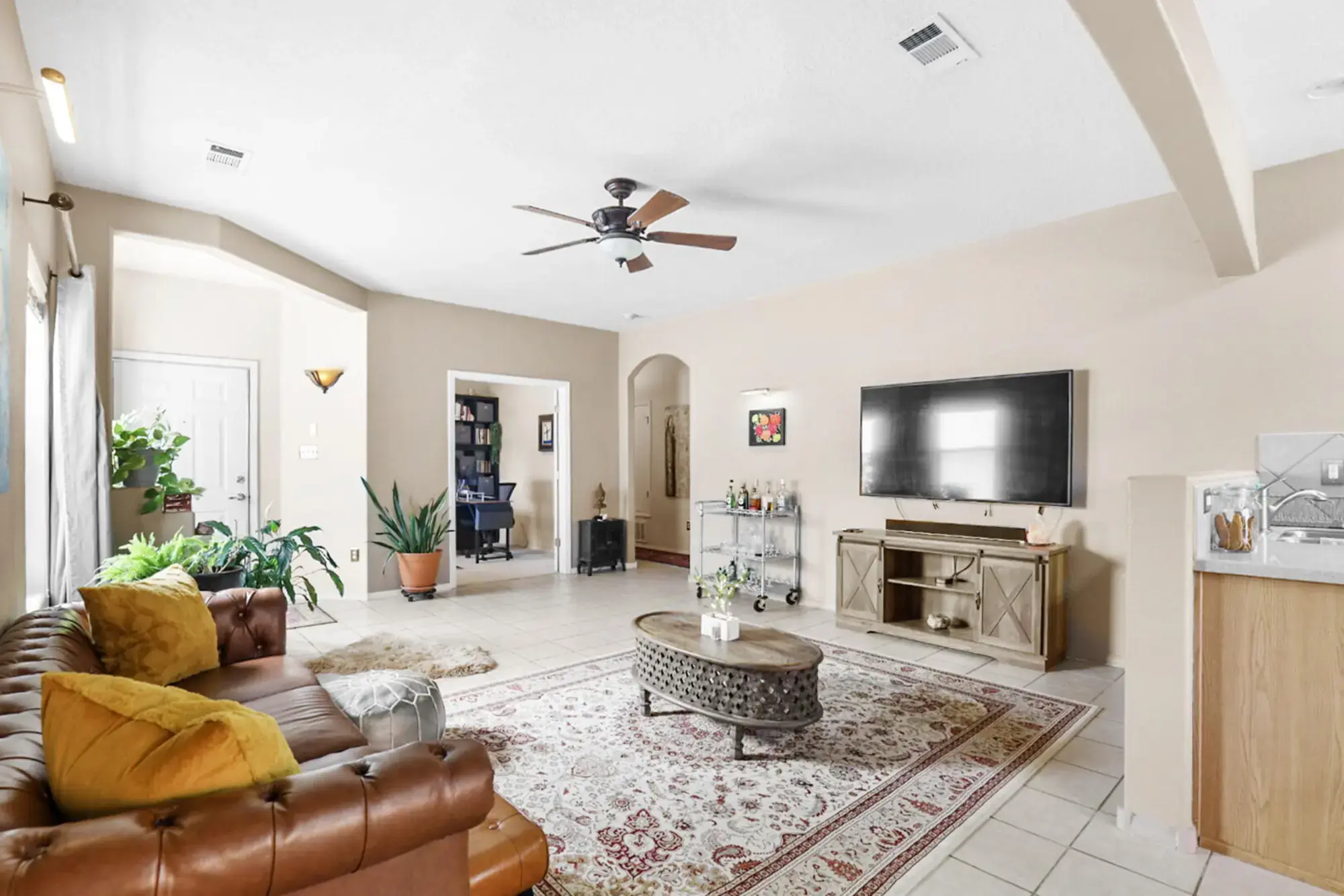 4340 B Santo Domingo Street