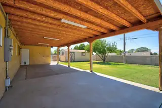 1513 SHIRLEY Street NE Patio