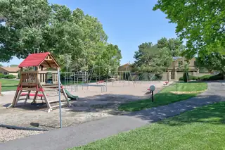 524 SEWARD PARK Avenue NE View