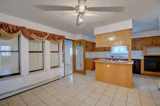 981 CANAL Boulevard SW Kitchen