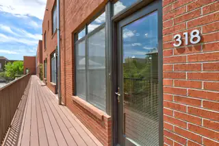 318 BROADWAY Boulevard NE 