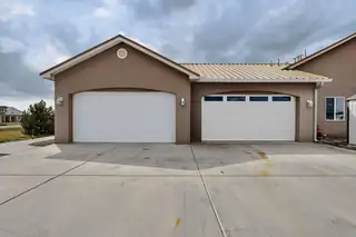 23 BRAYDEN Court Garage