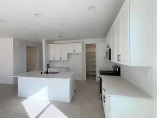 3165 Wolf Tail Loop NE Kitchen