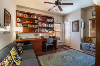 711 FIREWHEEL Loop SW Home Office