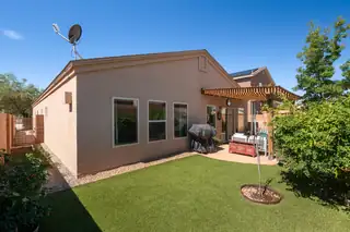 711 FIREWHEEL Loop SW Backyard