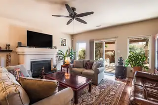 711 FIREWHEEL Loop SW Living Room