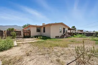 909 CEDAR Avenue Backyard