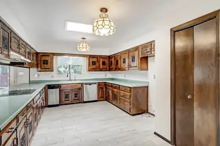 1000 CUATRO CERROS Trail SE Kitchen