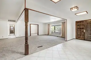 1000 CUATRO CERROS Trail SE Interior Other