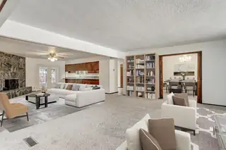 1000 CUATRO CERROS Trail SE Living Room