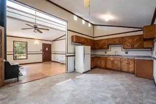 12 CANARY Place Kitchen