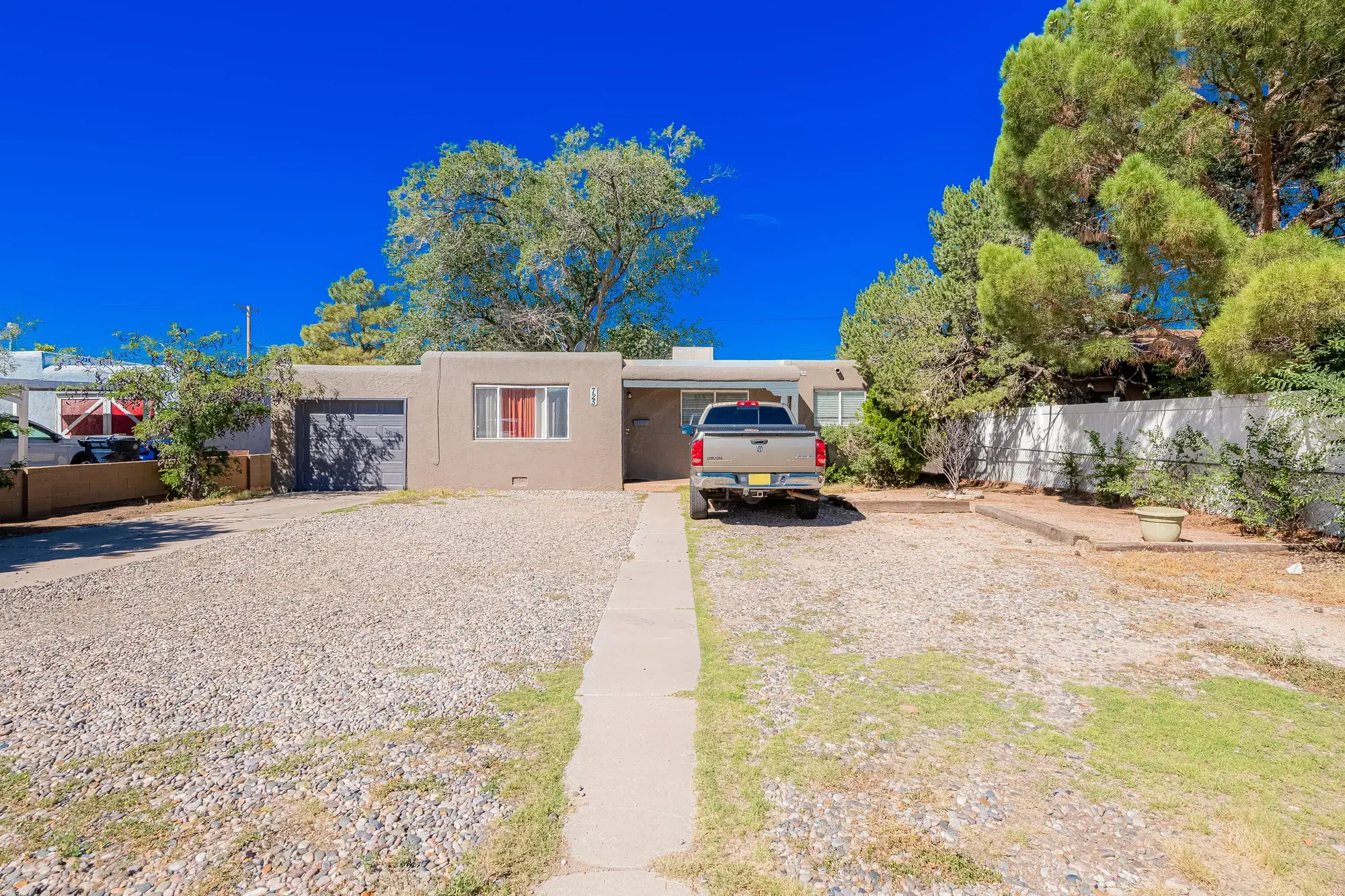 725 LOUISIANA Boulevard SE