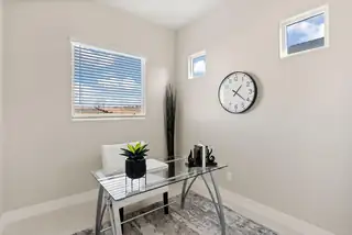 1004 Ontario Place NE Home Office