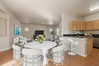 34 CRAFTSMAN Road Dining Room