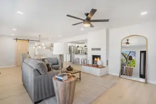 3209 VALLEY HAVEN Court NW Living Room