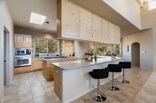43 TWIN ARROW Drive Kitchen