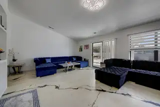 712 SALIDA SANDIA SW Living Room