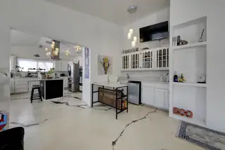 712 SALIDA SANDIA SW Kitchen