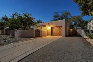 329 LAGUAYRA Drive NE, Albuquerque