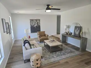 2004 WESTERN HILLS Drive NE Living Room