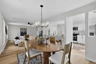 2004 WESTERN HILLS Drive NE Dining Room