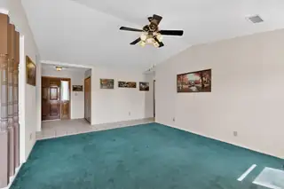 6286 ROADRUNNER Loop NE Living Room