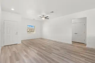 801 Calle de las Rosas 