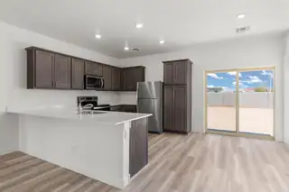 801 Calle de las Rosas 