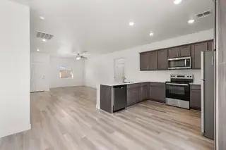 801 Calle de las Rosas 