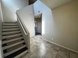 8901 EAGLE HILLS Drive NW 