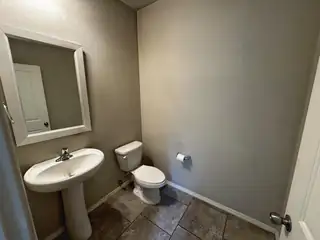 8901 EAGLE HILLS Drive NW 