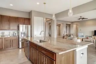 1712 DEER VALLEY Trail NW 