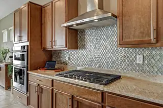 1712 DEER VALLEY Trail NW 