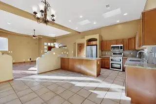 7428 PAWNEE CREEK Trail NE Kitchen