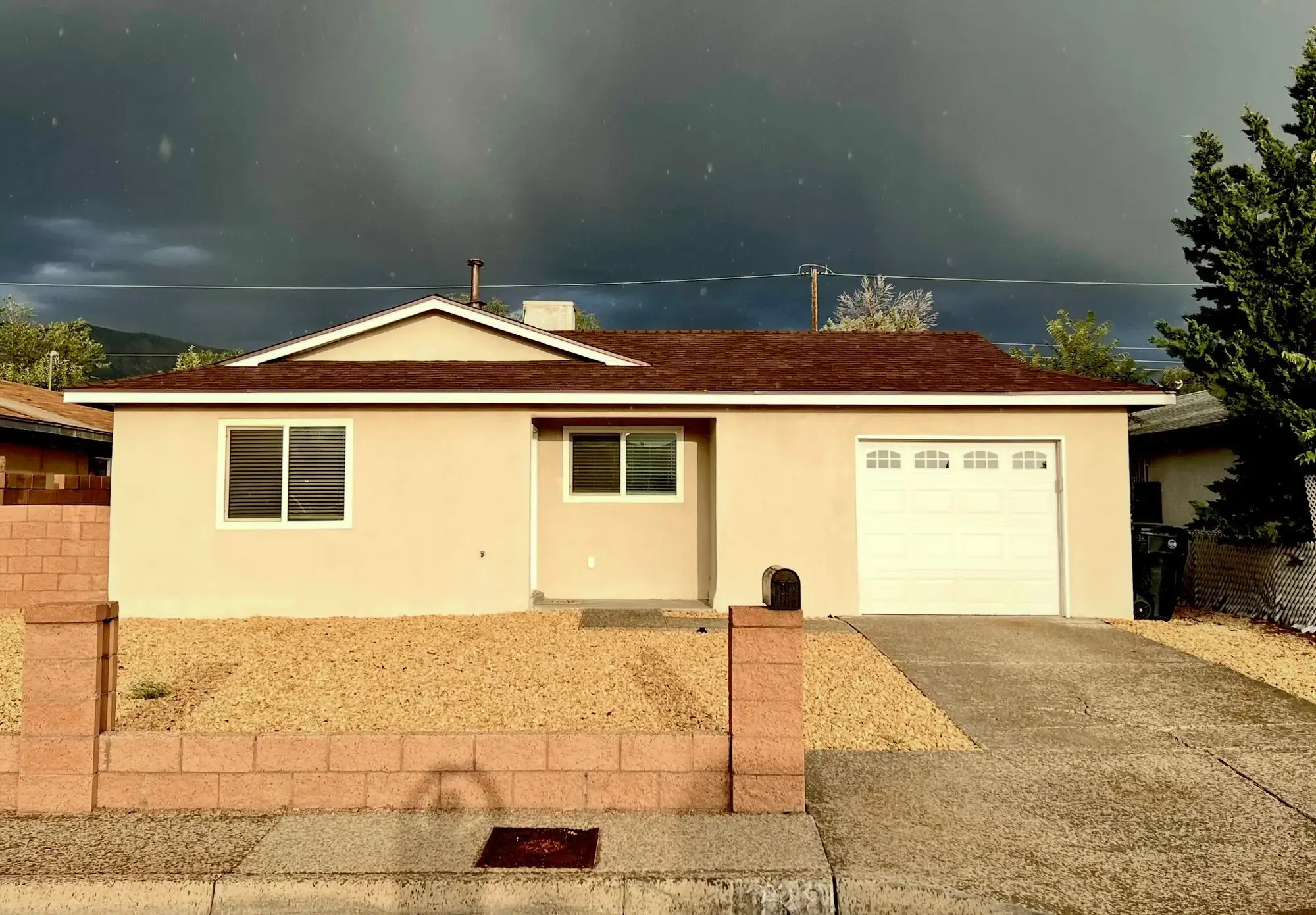 328 Maxine Street NE