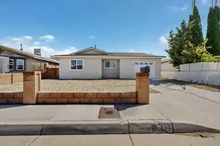 328 Maxine Street NE 