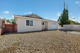 328 Maxine Street NE 