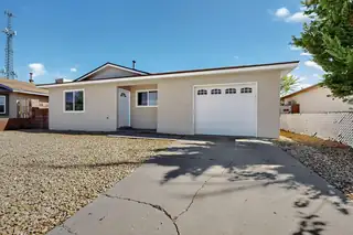 328 Maxine Street NE 