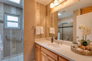 7212 CARRIAGE Road NE Home Office