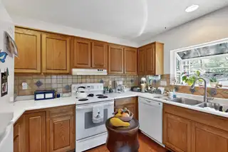 88 JUNIPER HILL Loop Kitchen