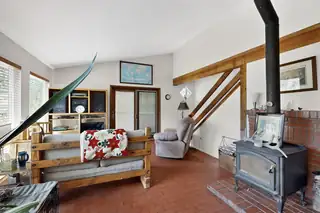 88 JUNIPER HILL Loop Living Room