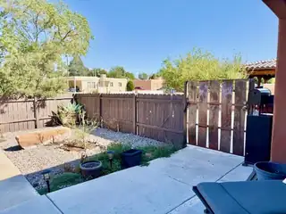 2433 VALENCIA Drive NE 