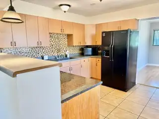 2433 VALENCIA Drive NE 