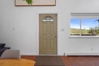 2 Cedar Hill Place Living Room