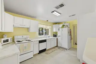 19607 HIGHWAY 314 Kitchen