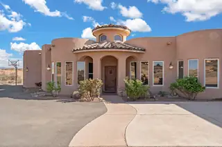 5720 RIO LAMA Road NE 